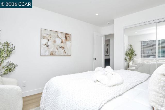 Image 16 of 31 For 4129 Cabrilho Dr