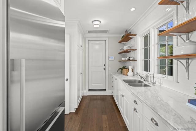 2045 W California St, San Diego CA: https://media.crmls.org/mediaz/ee52010c-6811-4110-be10-1b14bbc577db.jpg