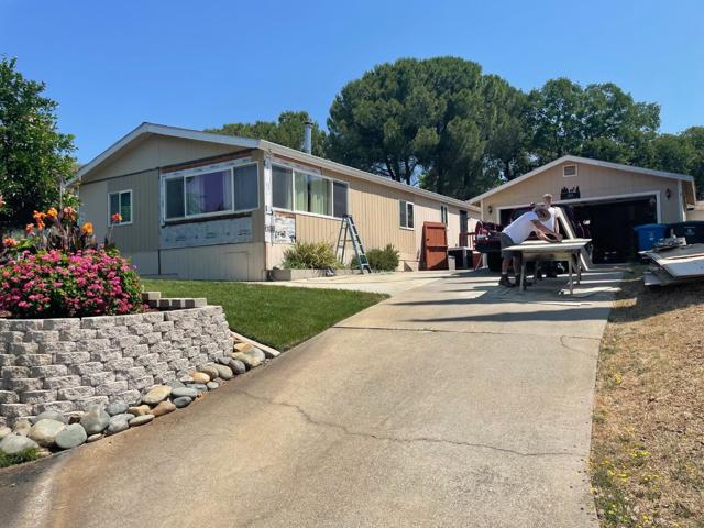 582 Silver Leaf Drive, Oroville CA: https://media.crmls.org/mediaz/ee52c00b-763d-466d-8158-d4199064add5.jpg