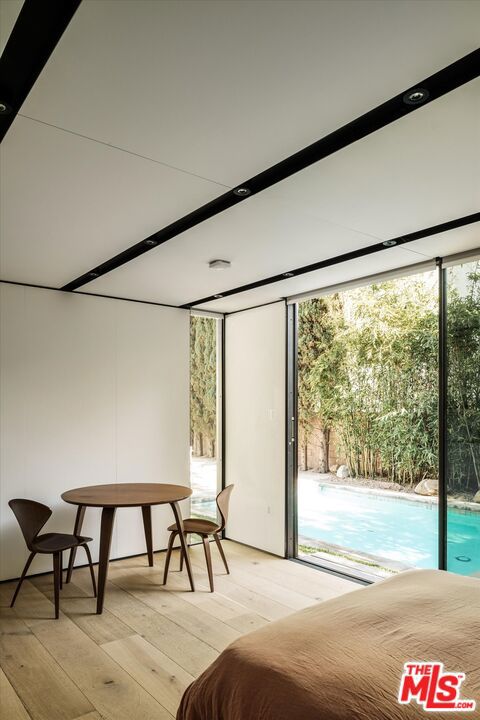 947 N Martel Avenue, Los Angeles CA: https://media.crmls.org/mediaz/ee52c976-ebc1-4fcf-a125-de9a5bf85fb3.jpg