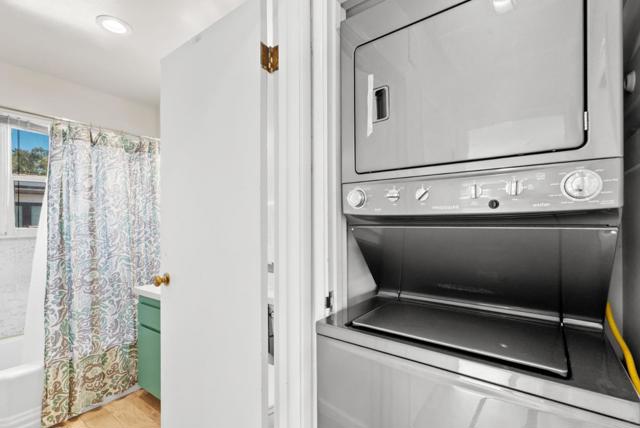 206 Bayview Court, Aptos CA: https://media.crmls.org/mediaz/ee52d912-0a27-4fbb-9246-c47d42c38180.jpg