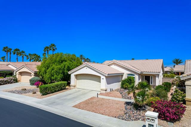 78902 Chardonnay Way, Palm Desert CA: https://media.crmls.org/mediaz/ee53dc94-94f4-498f-a2aa-32630f4d7535.jpg