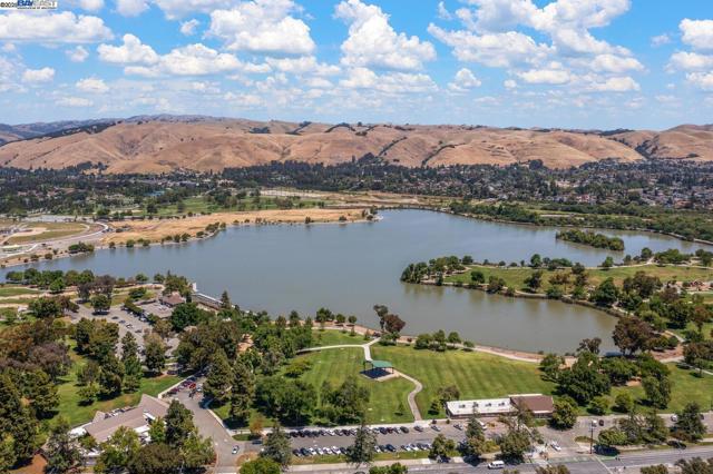 40167 Barbara St, Fremont CA: https://media.crmls.org/mediaz/ee555cfc-82e1-453a-98ac-9d66eff71ffb.jpg