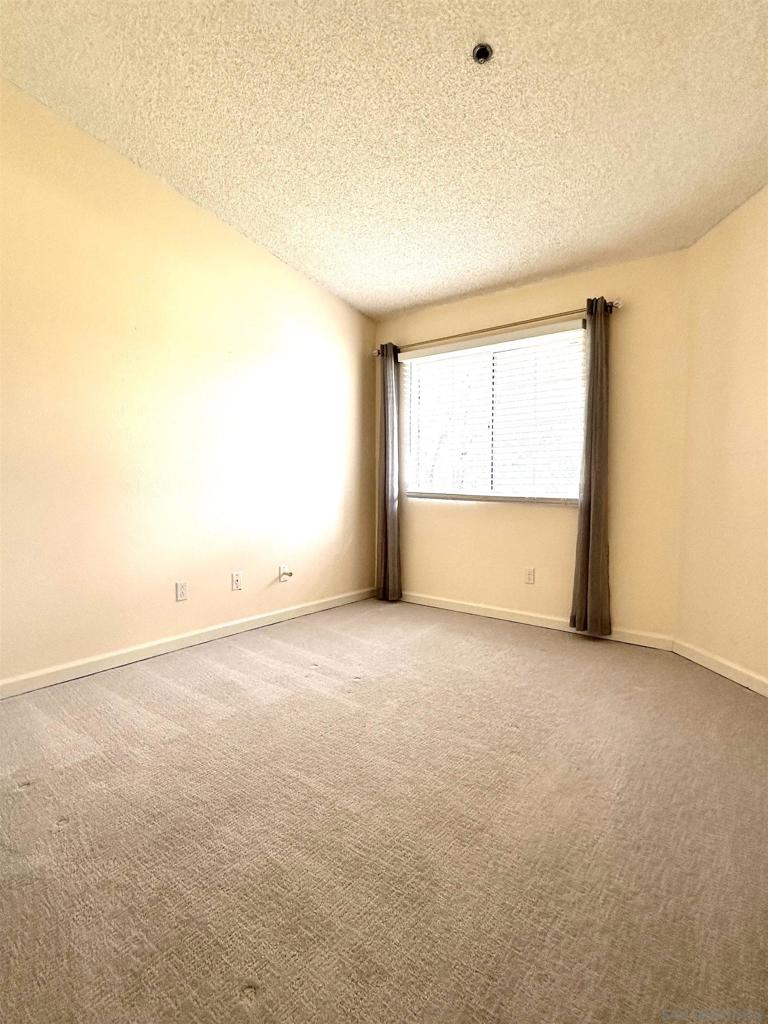 MLS #250034702SD img 16