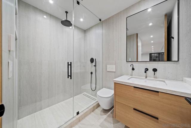 7376 Fay Ave, La Jolla CA: https://media.crmls.org/mediaz/ee55ba52-14f3-41cd-a416-fe8f12d4b0f5.jpg