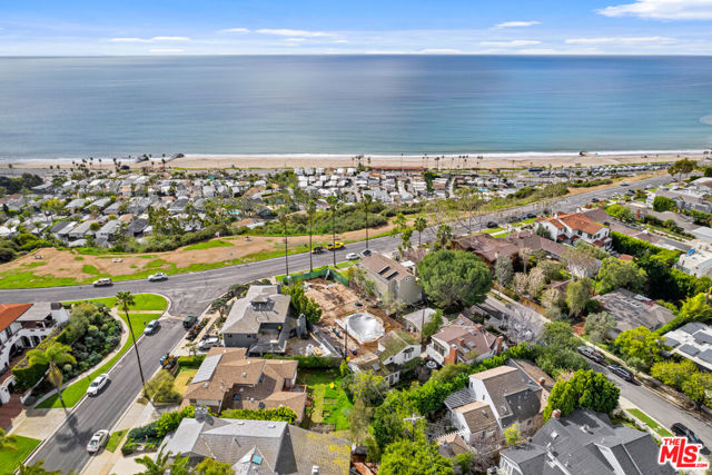 Drew Fenton | 15907 Asilomar Boulevard Pacific Palisades CA | MLS: 7059694