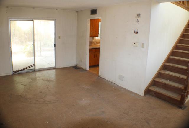2658 Fallon Circle, Simi Valley CA: https://media.crmls.org/mediaz/ee57164b-0024-41e9-b738-9cc9479f7f30.jpg