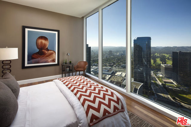 1 W Century Drive, Los Angeles CA: https://media.crmls.org/mediaz/ee57a56e-685e-4d62-9570-5a0111a55433.jpg