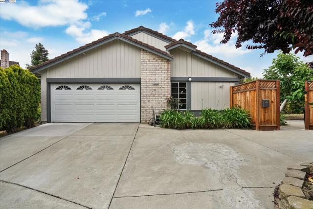 4909 Romeo, Fremont CA: https://media.crmls.org/mediaz/ee57badc-0456-478a-843a-6f0dcfe5253b.jpg