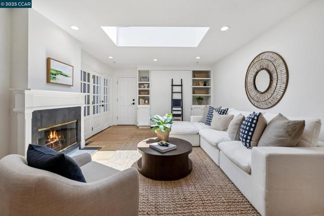 718 AUGUSTA DRIVE, Moraga CA: https://media.crmls.org/mediaz/ee57eaf7-7e76-425d-b3f9-b90137d5810b.jpg