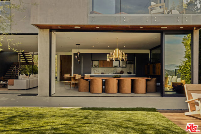 1632 Stradella Road, Los Angeles CA: https://media.crmls.org/mediaz/ee581322-f445-4c72-b516-65207446a844.jpg