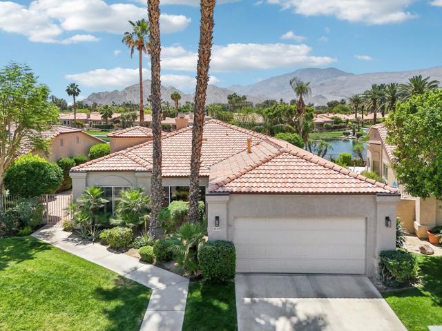 48509 ViA Encanto, La Quinta CA: https://media.crmls.org/mediaz/ee5833fb-9fc7-4696-a241-c7c6345d04a1.jpg