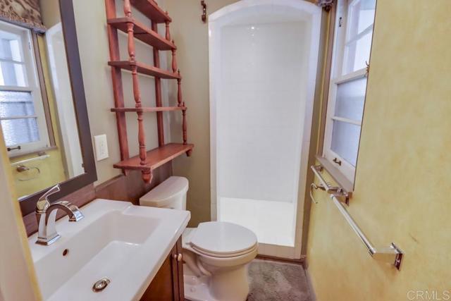 Detail Gallery Image 27 of 73 For 3014 Xenophon St, Point Loma,  CA 92106 - 5 Beds | 3 Baths