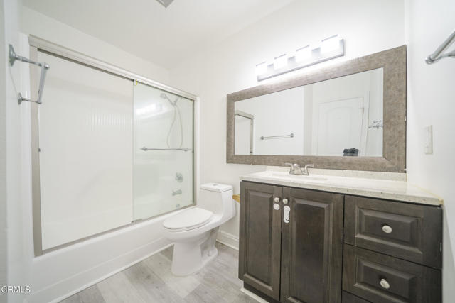 4925 Indian Wood Road, Culver City CA: https://media.crmls.org/mediaz/ee58fe35-6162-4c82-a3b2-fe231a090626.jpg