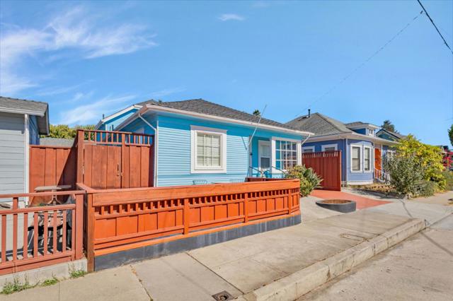 722 Cayuga Street, Santa Cruz CA: https://media.crmls.org/mediaz/ee591e7e-5983-471d-af0b-e8e0f305bd15.jpg