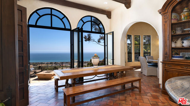 23806 Malibu Crest Drive, Malibu CA: https://media.crmls.org/mediaz/ee593eb4-2715-485a-ab37-f4744c749018.jpg