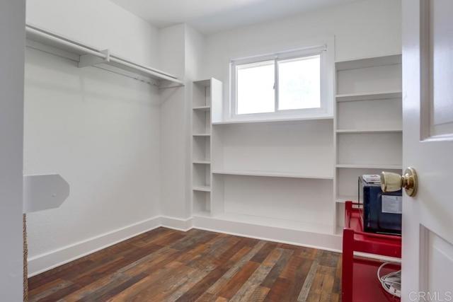906 Gretna Green Way, Escondido CA: https://media.crmls.org/mediaz/ee599101-dba4-44e3-9fe5-9c568556cdcd.jpg