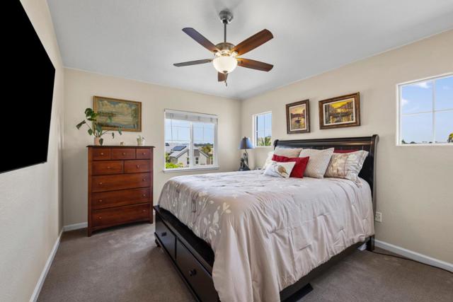 531 Via Vaquero Sur, San Juan Bautista CA: https://media.crmls.org/mediaz/ee5999b7-f061-4f18-935a-011696ce815c.jpg