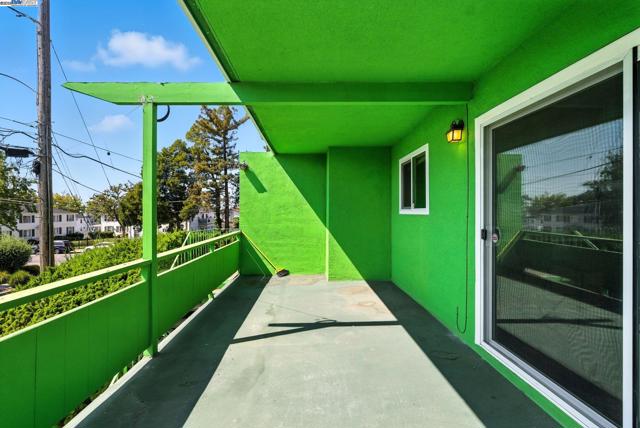 3101 61St Ave, Oakland CA: https://media.crmls.org/mediaz/ee59ba79-e2c8-4a7c-9d90-1b0de5a76d2d.jpg