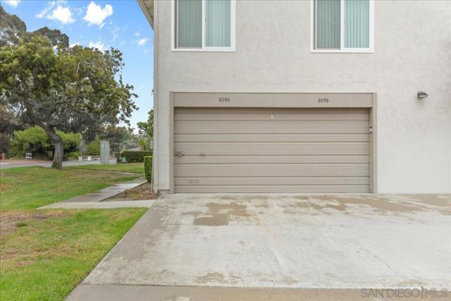 8090 Camino Kiosco, San Diego CA: https://media.crmls.org/mediaz/ee5a1359-256d-4fd3-85ba-c8baae5034e3.jpg