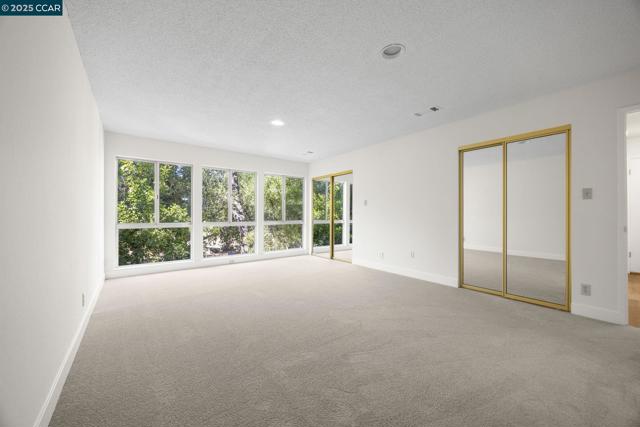 505 Ridgeview Ct, Pleasant Hill CA: https://media.crmls.org/mediaz/ee5a82c9-a585-445c-8fb6-acc52668df6b.jpg