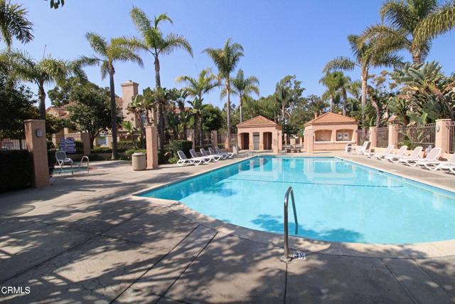 1112 Oyster Place, Oxnard CA: https://media.crmls.org/mediaz/ee5b5a9e-d7f6-440a-9181-6920c7a94f3e.jpg