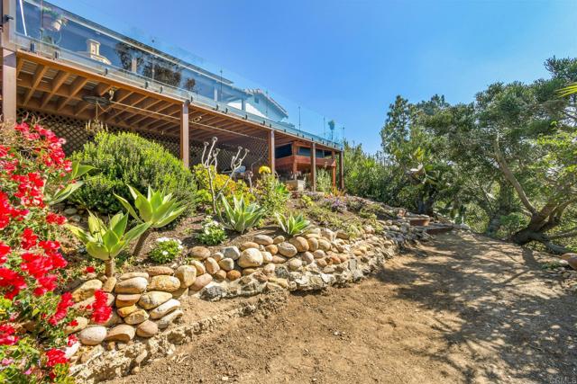 Detail Gallery Image 12 of 73 For 5036 Litchfield Rd, San Diego,  CA 92116 - 3 Beds | 2 Baths