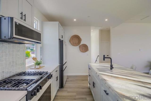 4607 Santa Cruz, San Diego CA: https://media.crmls.org/mediaz/ee5bf5c5-4d16-41e6-99cb-6c818c7478e1.jpg