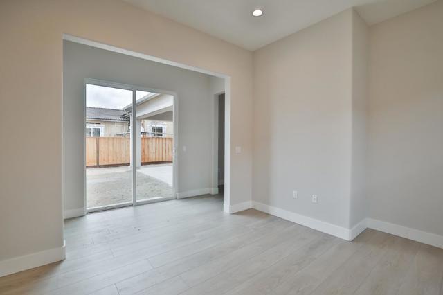 591 Santa Lucia Way, Marina CA: https://media.crmls.org/mediaz/ee5bf884-99ad-487d-afa3-a5e7f2bdb330.jpg