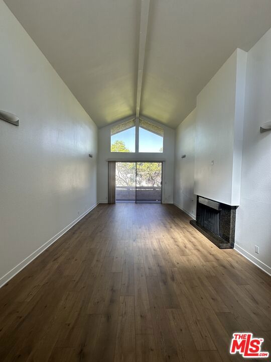 1531 Camden Avenue, Los Angeles CA: https://media.crmls.org/mediaz/ee5c641d-09ff-4a1b-bc8d-33f8a5c2488e.jpg