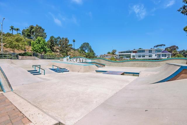 731 Valley Avenue, Solana Beach CA: https://media.crmls.org/mediaz/ee5c7965-ab10-4e42-8737-8d483055fedf.jpg