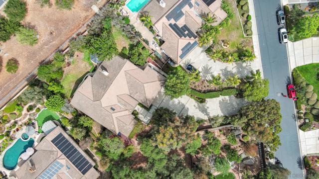 1772 Crescent Knolls Gln, Escondido CA: https://media.crmls.org/mediaz/ee5d0cad-69d1-4b77-84e4-b9cc104b22c1.jpg