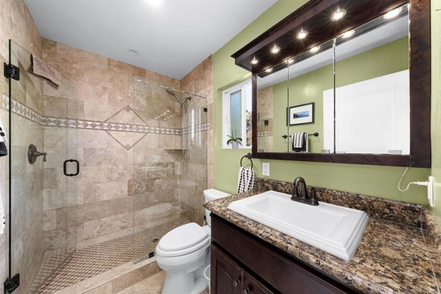 Detail Gallery Image 13 of 33 For 4711 Lorena Pl, El Cajon,  CA 92020 - 4 Beds | 3 Baths