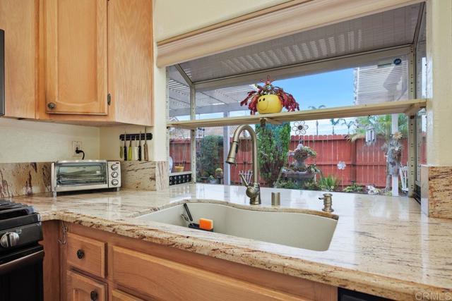 2175 Castilla Way, Oceanside CA: https://media.crmls.org/mediaz/ee5d8fa6-2f4a-40d6-a1db-cf9942e7625a.jpg