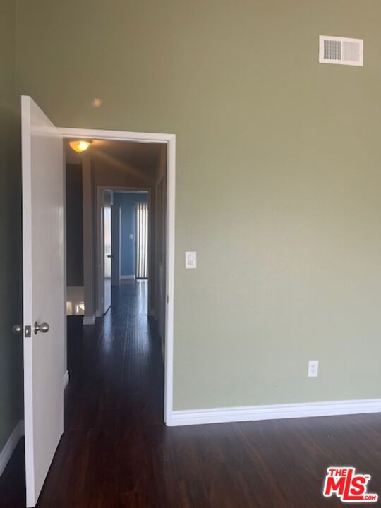 533 W 219th Street, Carson CA: https://media.crmls.org/mediaz/ee5d94dc-5b15-4619-a432-eecf026dd8cd.jpg