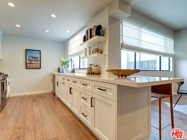 1830 Westholme Avenue, Los Angeles CA: https://media.crmls.org/mediaz/ee5df326-3bca-477a-958b-de751da7d8d5.jpg