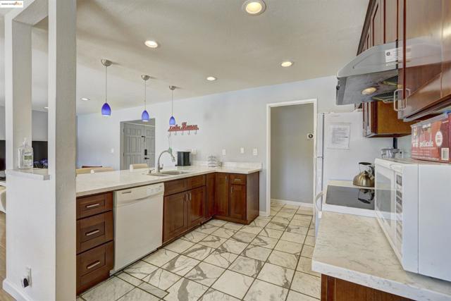 5106 Cabrillo Pt, Discovery Bay CA: https://media.crmls.org/mediaz/ee5f0c55-db6e-4176-89ca-22dfe9f97888.jpg