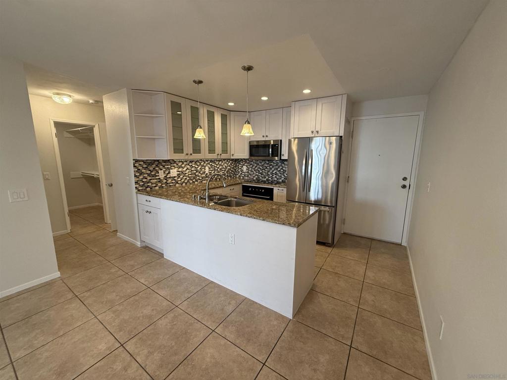 8308 Regents Rd - photo 4