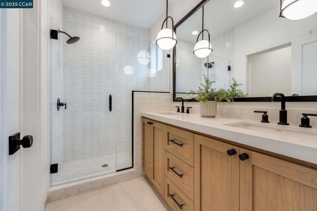 922 Brown Avenue, Lafayette CA: https://media.crmls.org/mediaz/ee5f9c00-5805-40cd-9720-cf9252a7747c.jpg