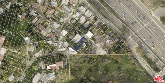 2925 N Park Center Drive, Los Angeles CA: https://media.crmls.org/mediaz/ee5fa41c-3f59-4438-a4d8-7b728b2829ce.jpg