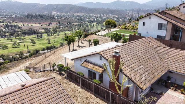 2552 Wind River Rd, El Cajon CA: https://media.crmls.org/mediaz/ee6011f0-cc95-43fa-837c-9b6896abd65f.jpg