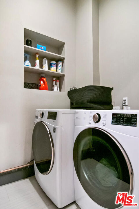 3631 Buena Park Drive, Studio City CA: https://media.crmls.org/mediaz/ee605335-4ae6-4ed3-814e-5c1b58419196.jpg