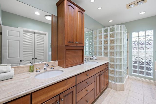 Detail Gallery Image 28 of 74 For 1153 via Montecito, Encinitas,  CA 92024 - 4 Beds | 2/1 Baths