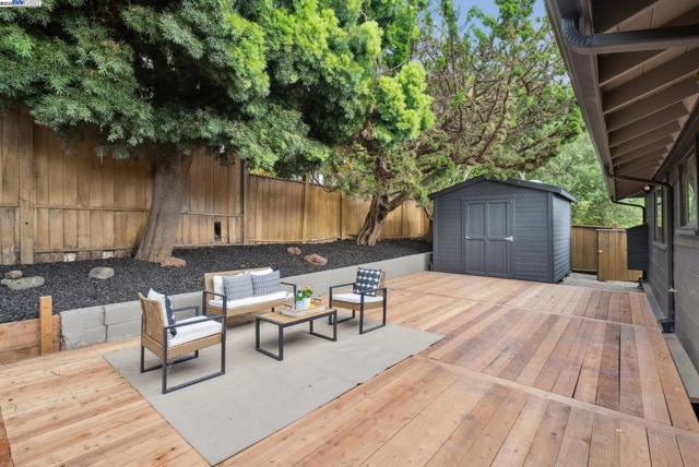 201 Amherst Ave, Kensington CA: https://media.crmls.org/mediaz/ee6096ed-057e-41cb-a390-583221c5af89.jpg