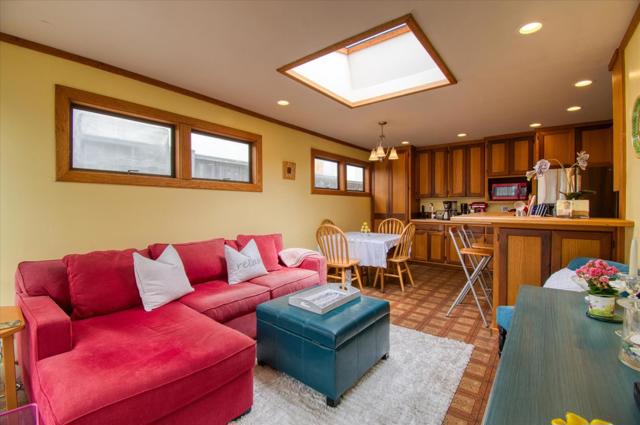 1107 Morningside Avenue, South San Francisco CA: https://media.crmls.org/mediaz/ee6128a6-ddca-4068-9f77-a7f800238f6a.jpg