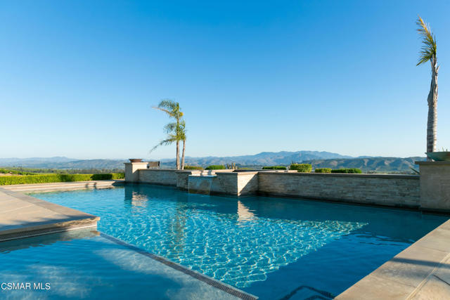 1451 E La Loma Avenue, Somis CA: https://media.crmls.org/mediaz/ee61778f-c068-41d5-85a5-3de9b84c2192.jpg