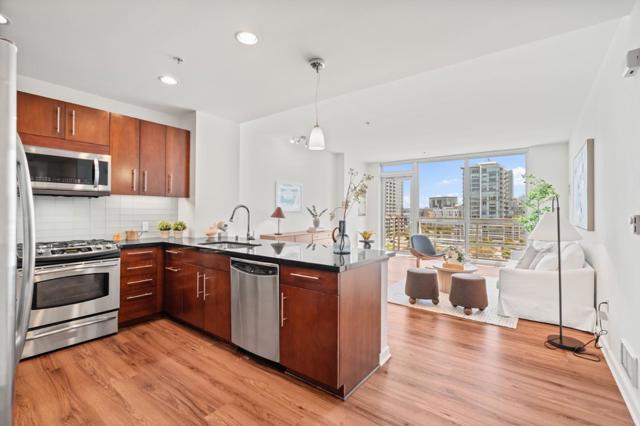325 Berry Street, San Francisco CA: https://media.crmls.org/mediaz/ee61bebe-1394-4ec0-a6ed-88e9e11aba62.jpg