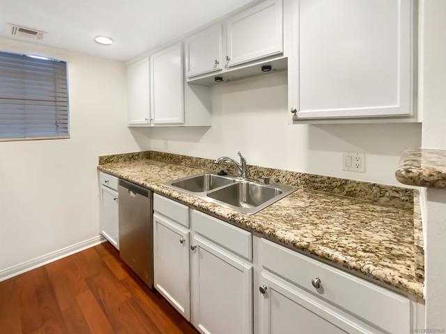 12059 Alta Carmel Ct, San Diego CA: https://media.crmls.org/mediaz/ee626cee-1e8f-4779-b3f5-f0da101e171e.jpg