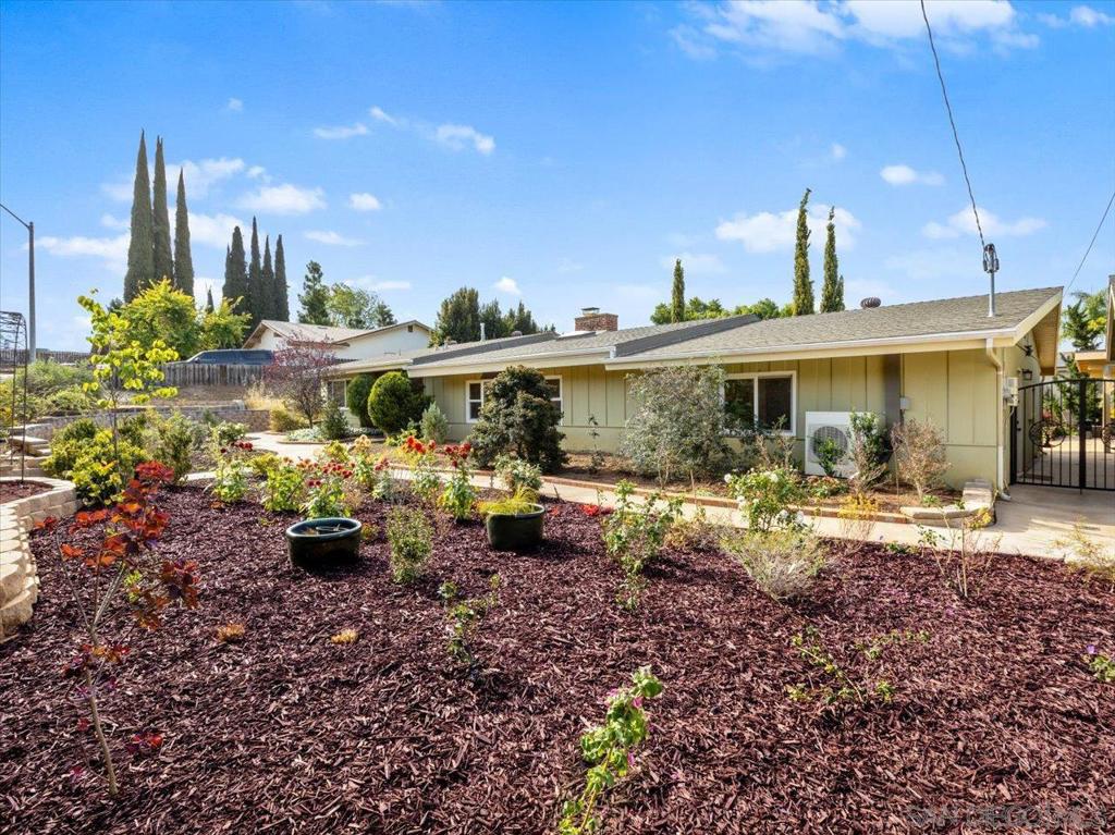 877 Montview Drive - photo 3