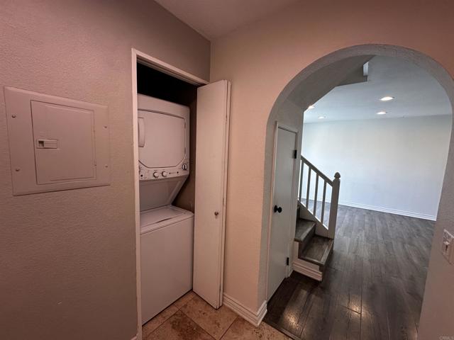Image 3 of 33 For 767 Eastshore  221